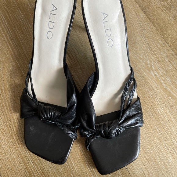 Heels - Picture 1 of 2